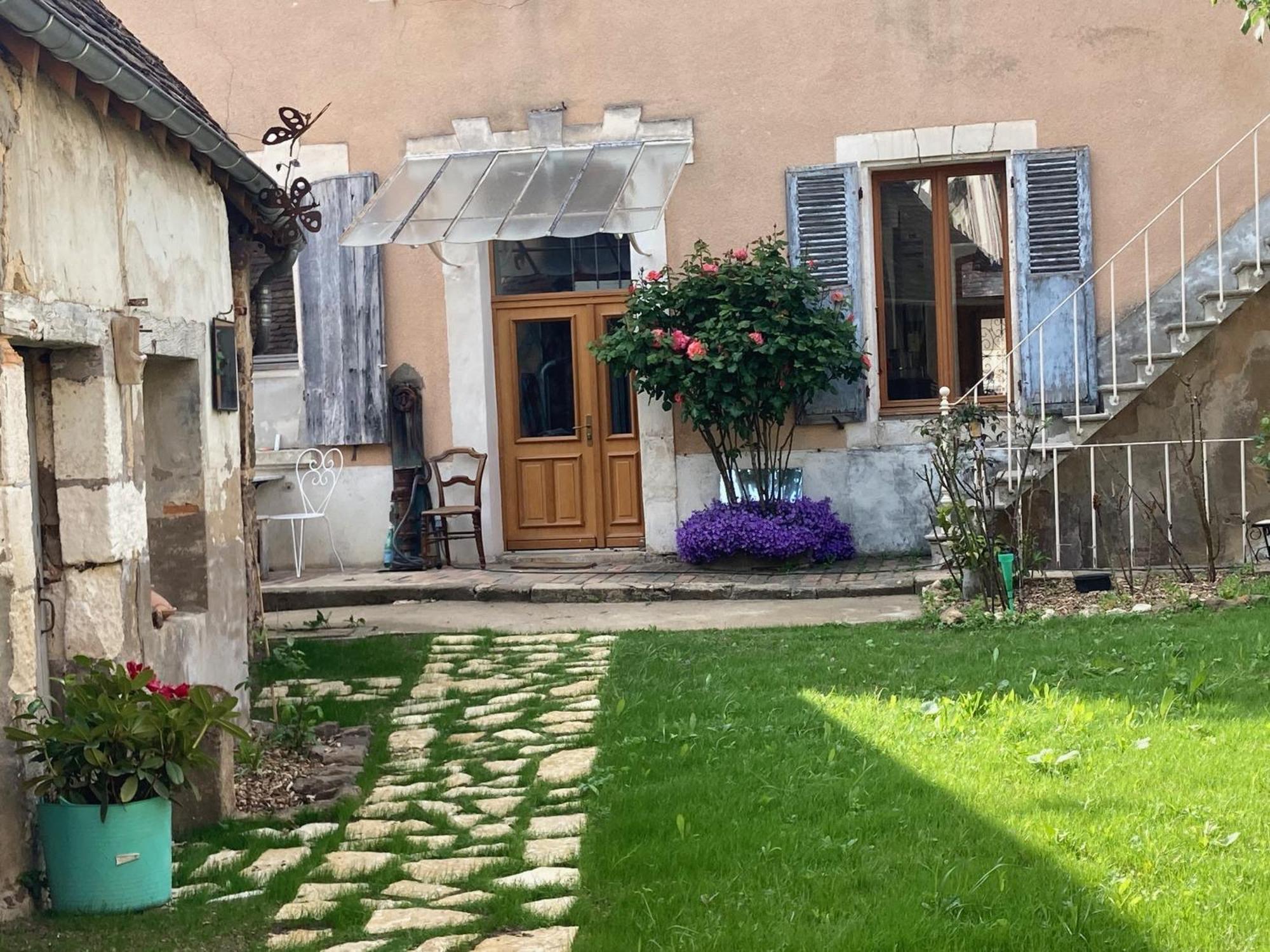 Sur Les Ailes Du Papillon-La Suite Сен-Совёр-ан-Пюизе Экстерьер фото